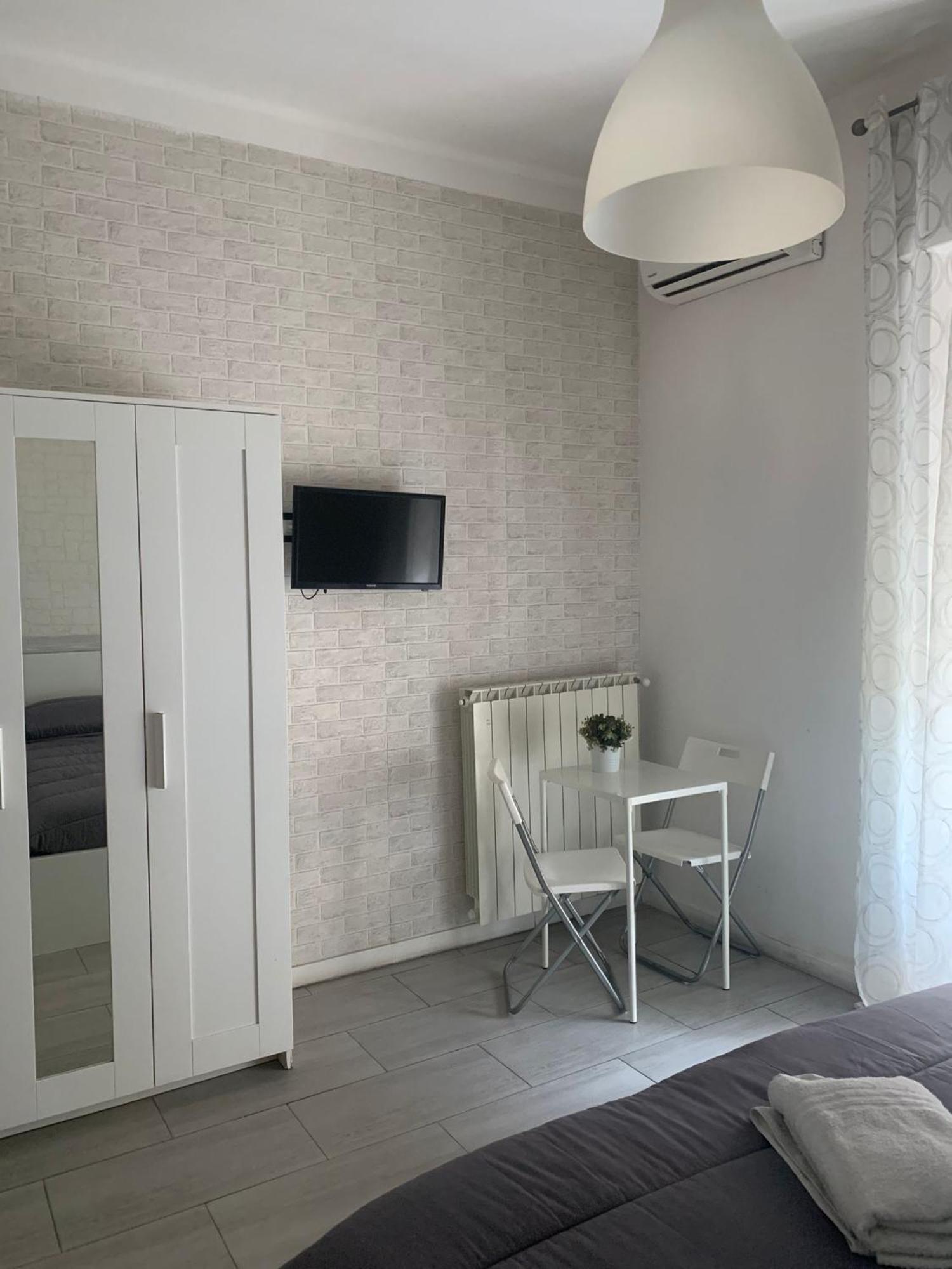 B&B Le Coccinelle Bari Bagian luar foto